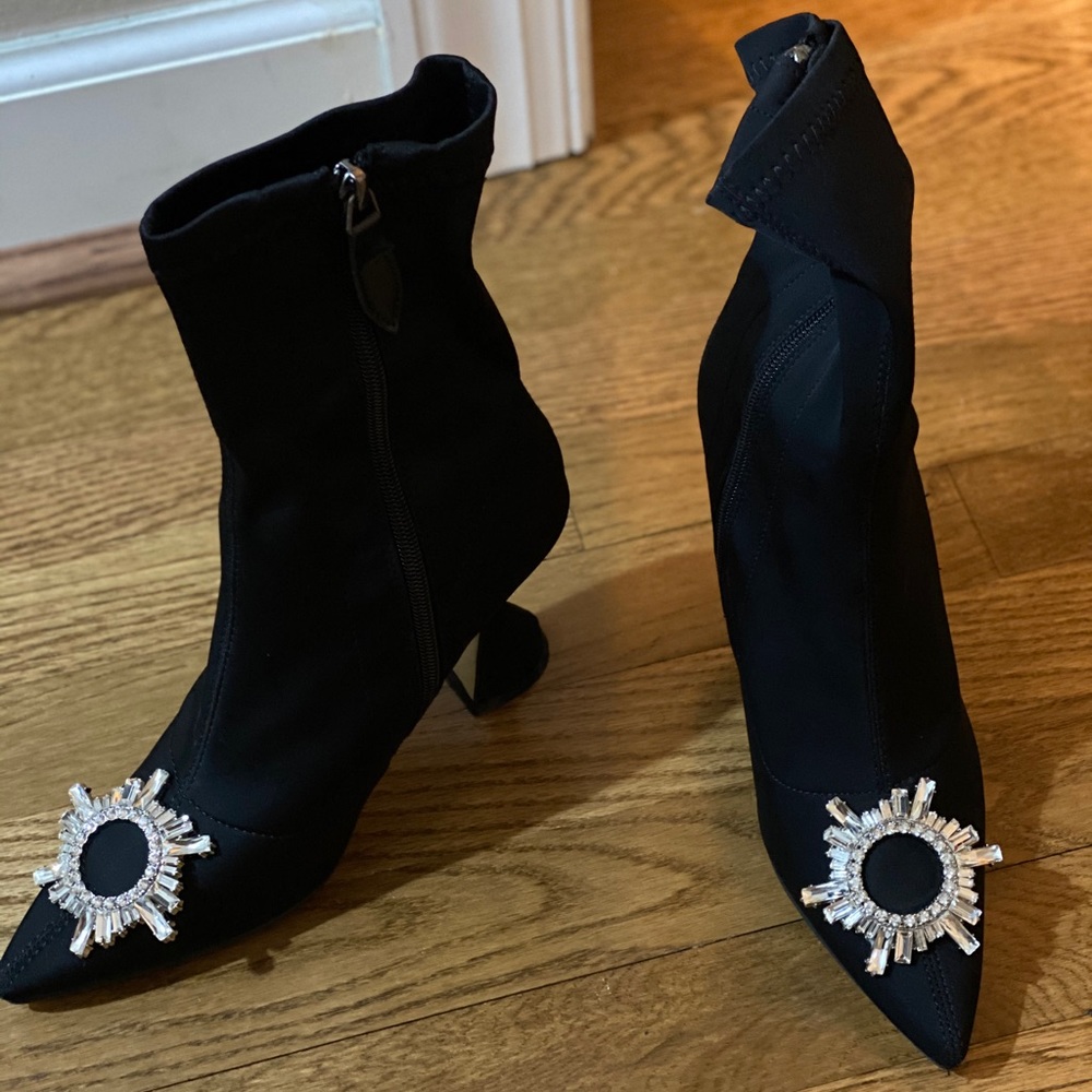 Beautiful Rhinestone Brooch Black booties